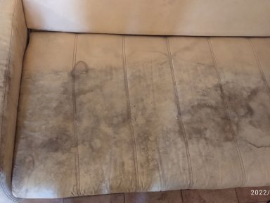 Siedzisko kanapy przed praniem